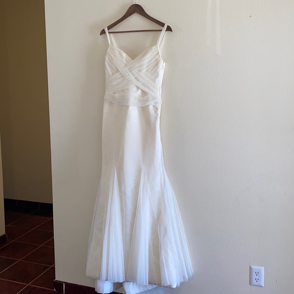 Vera Wang Dresses & Skirts - Vera Wang Wedding Dress